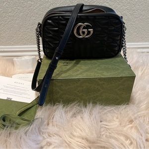 GG Marmont black leather crossbody camera pristine condition